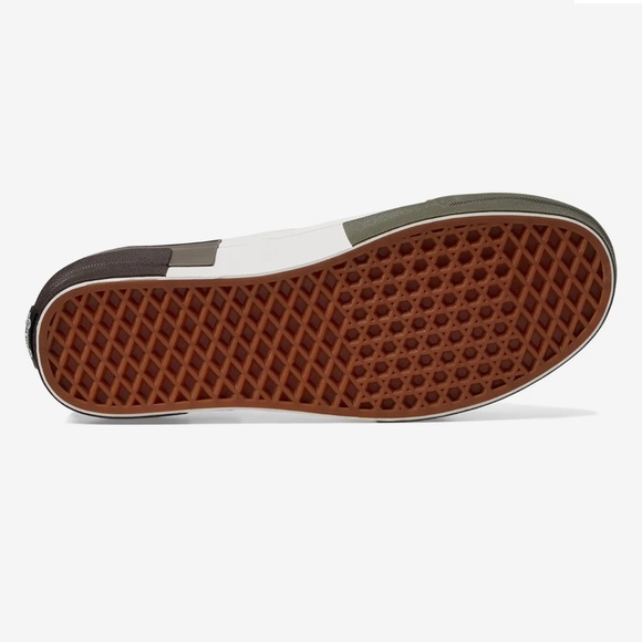 Vans WMNS Authentic Rearrange
Utility Block Blanc De BIack
VN000CSAJVY
Sneakers - Picture 6 of 16